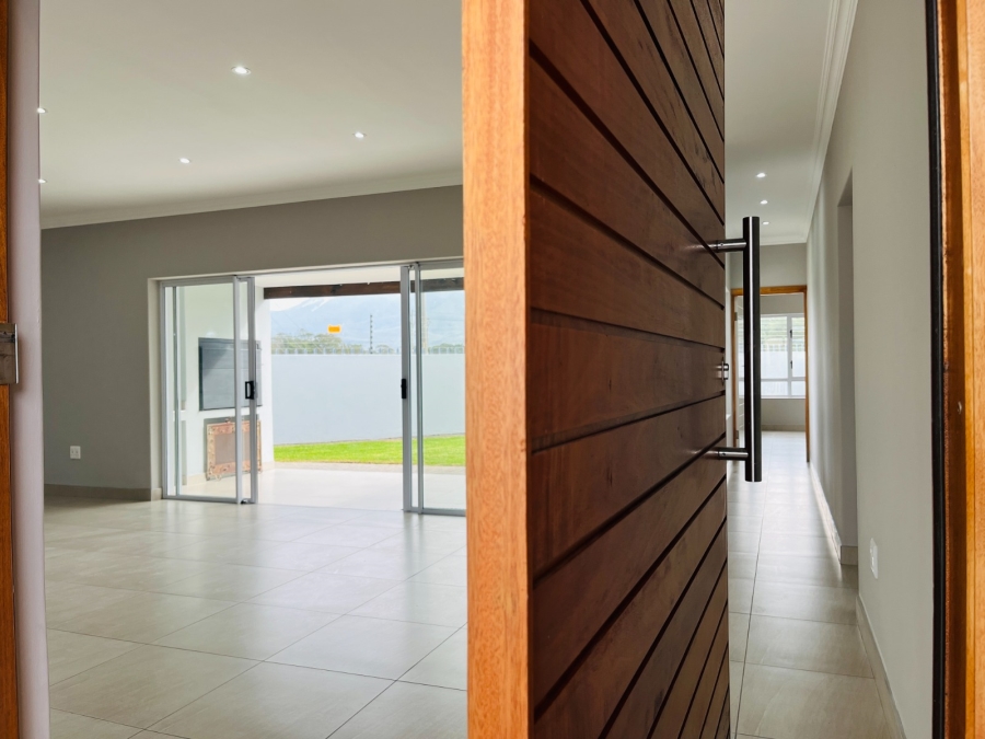 3 Bedroom Property for Sale in Kraaibosch Country Estate Western Cape